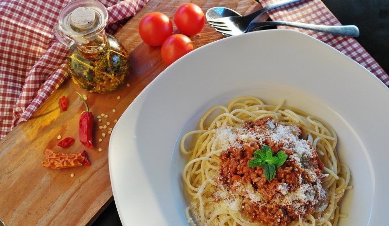 Итальянский болоньезе: как приготовить пасту с мясным фаршем Итальянский болоньезе: как приготовить пасту с мясным фаршем
