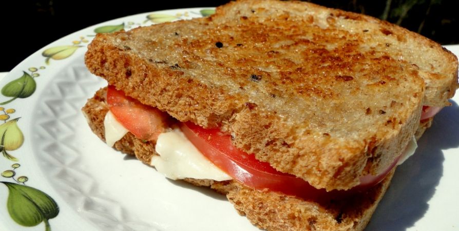 Бутерброды, которые покорят всю семью: сытный и вкусный завтрак за 5 минут Бутерброды, которые покорят всю семью: сытный и вкусный завтрак за 5 минут