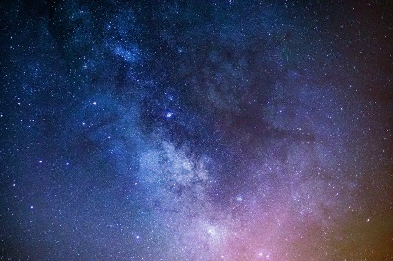 Клубничное Полнолуние: день трансформаций и новых начинаний Клубничное Полнолуние: день трансформаций и новых начинаний