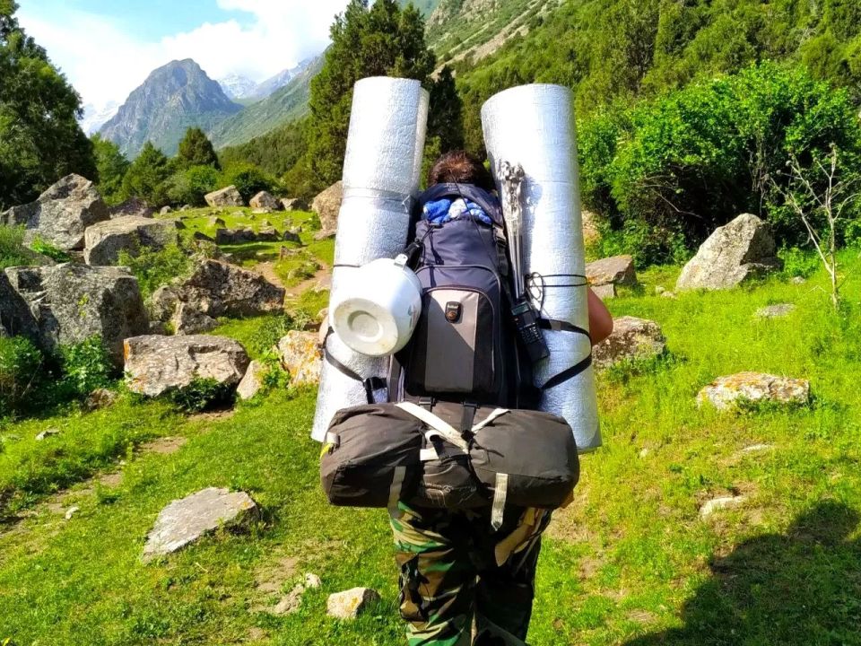 Туристы в ловушке: как фотосессия в горах Крыма чуть не обернулась трагедией Туристы в ловушке: как фотосессия в горах Крыма чуть не обернулась трагедией