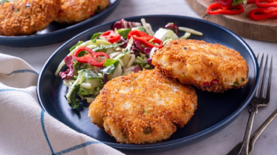 Быстро и вкусно: ароматные котлеты из консервированной рыбы Быстро и вкусно: ароматные котлеты из консервированной рыбы