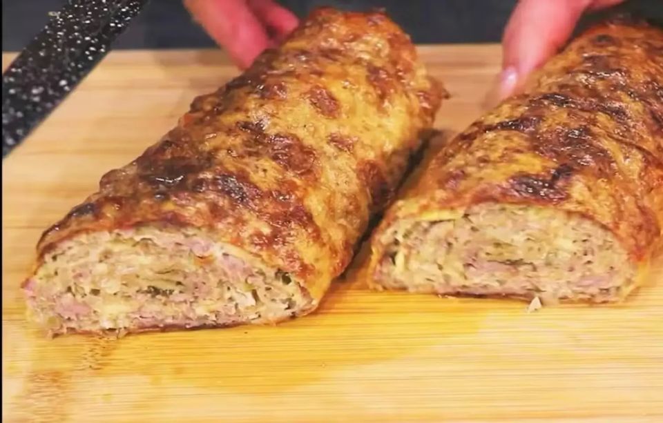 Рулет из лаваша с фаршем и сыром: экспресс-закуска за 30 минут Рулет из лаваша с фаршем и сыром: экспресс-закуска за 30 минут