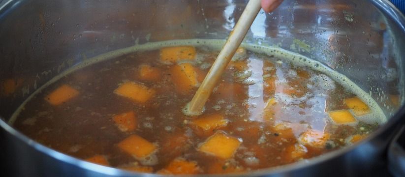Секреты прозрачного бульона: как избежать пены и получить идеальный результат Секреты прозрачного бульона: как избежать пены и получить идеальный результат