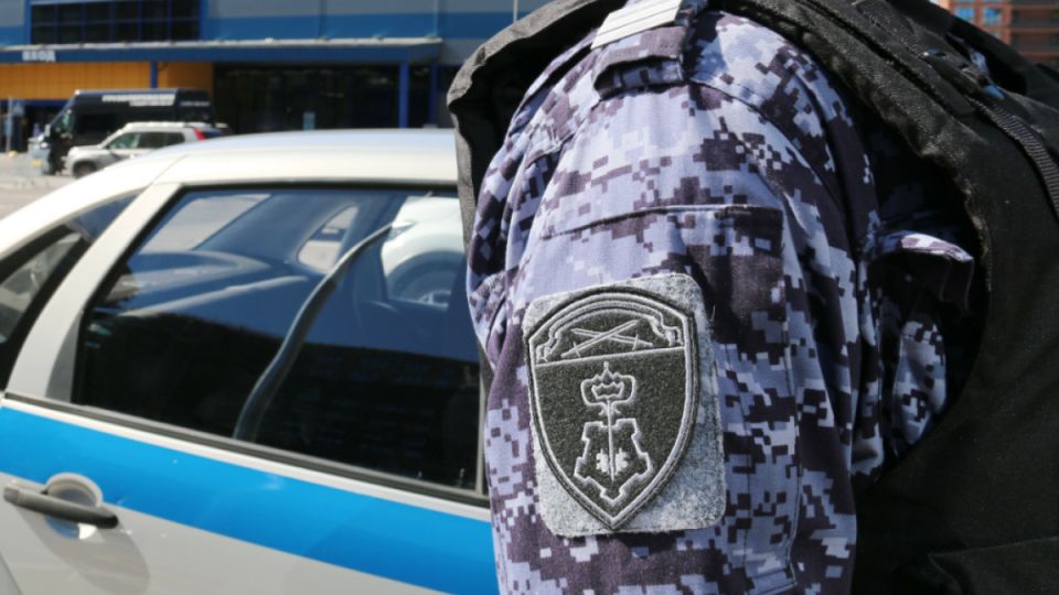 Дебош в Мурманске: хулиган устроил беспорядок в баре
