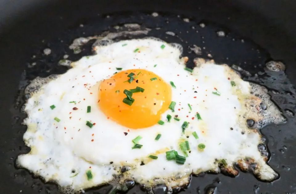 Яичница по-китайски: быстрый и вкусный завтрак в азиатском стиле