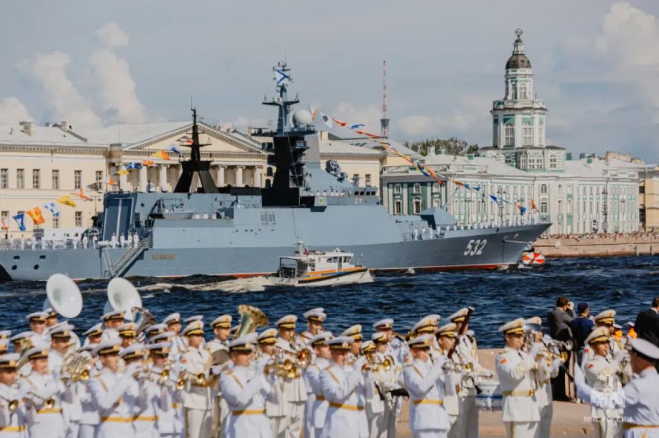 День ВМФ в Санкт-Петербурге: отмена главного парада из-за соображений безопасности