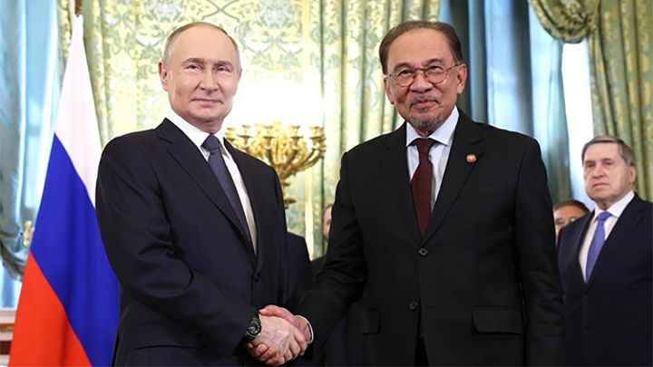  MH17:      ?