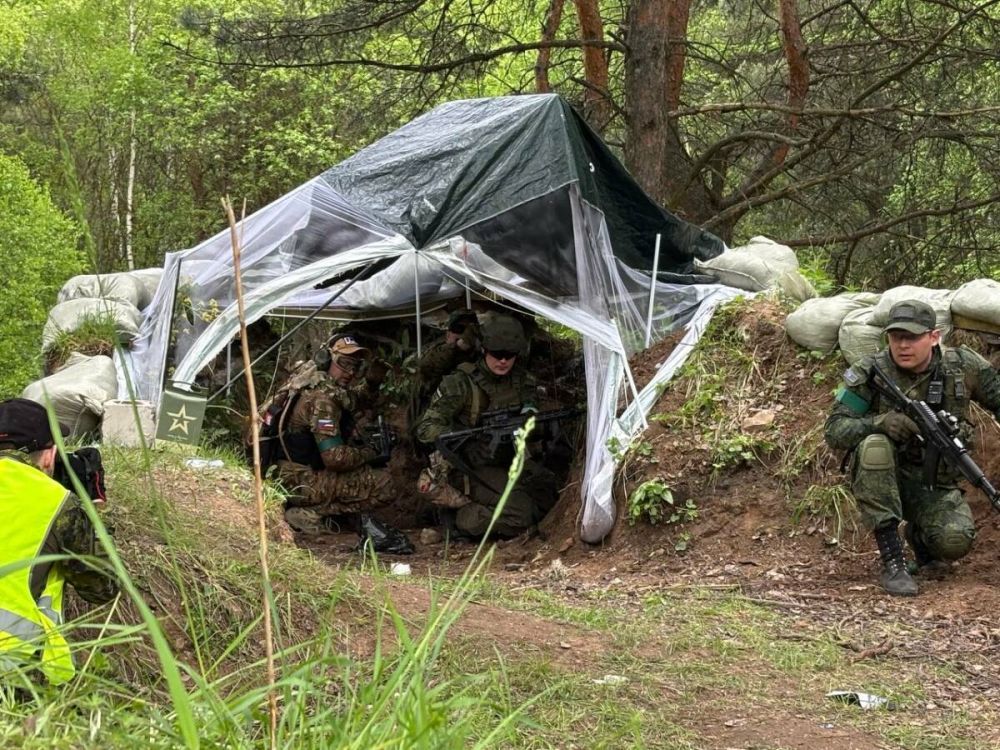 Молодёжь Татарстана погрузилась в захватывающую военно-тактическую игру «Авангард» Молодёжь Татарстана погрузилась в захватывающую военно-тактическую игру «Авангард»