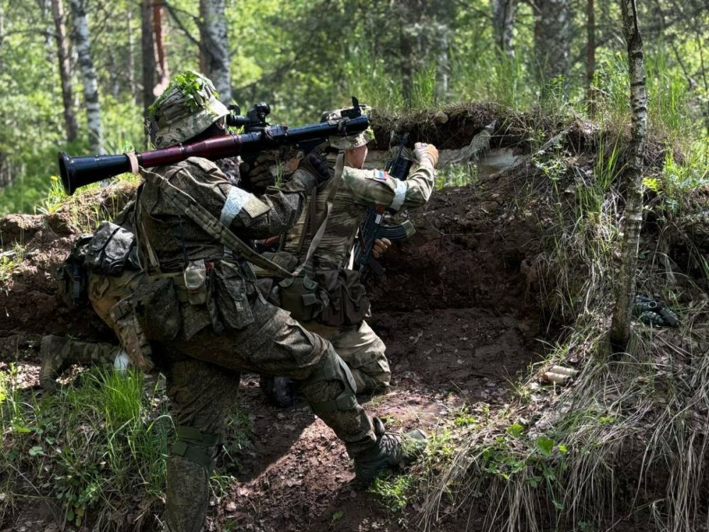 Молодёжь Татарстана погрузилась в захватывающую военно-тактическую игру «Авангард» Молодёжь Татарстана погрузилась в захватывающую военно-тактическую игру «Авангард»