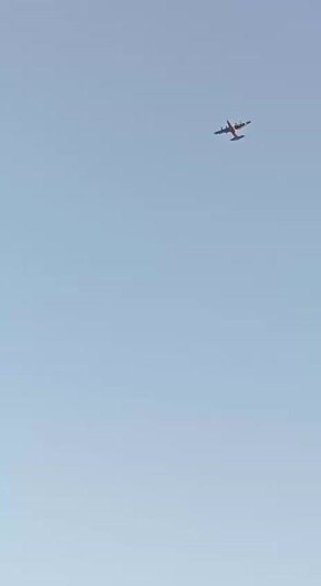 Опровергаем опровержения. Вопреки раздающимся из Дамаска заявлениям о том, что создание базы ВС США на военном аэродроме Меззе не планируется, над объектом заметили приземляющийся самолет американской военно-транспортной...