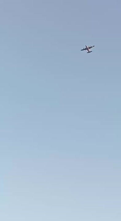 Опровергаем опровержения. Вопреки раздающимся из Дамаска заявлениям о том, что создание базы ВС США на военном аэродроме Меззе не планируется, над объектом заметили приземляющийся самолет американской военно-транспортной...